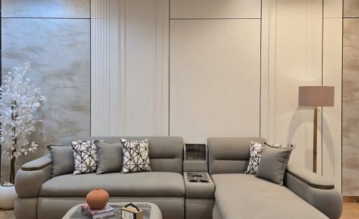 ركنة مودرن من دمياط بتصميم حرف L وخشب زان طبيعي